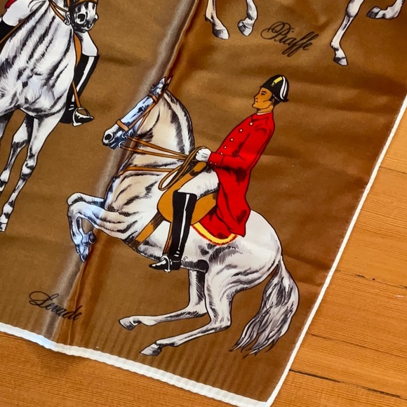 30/30 Silk Scarf Dressage Spanische Hofreitscule Wien - Picture 2 of 3
